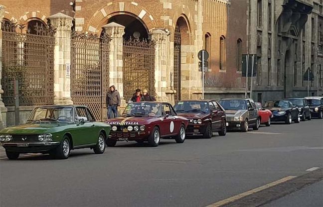 A Milano un “flash mob” con le auto d’epoca