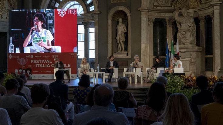 L’elogio della gentilezza in sessanta appuntamenti. “È una resistenza alle guerre”