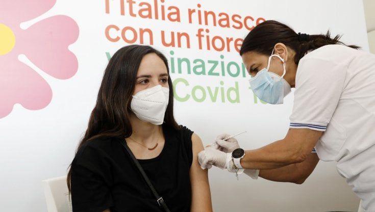 Contagi, varianti e no vax: la Sicilia rischia un agosto in zona gialla 