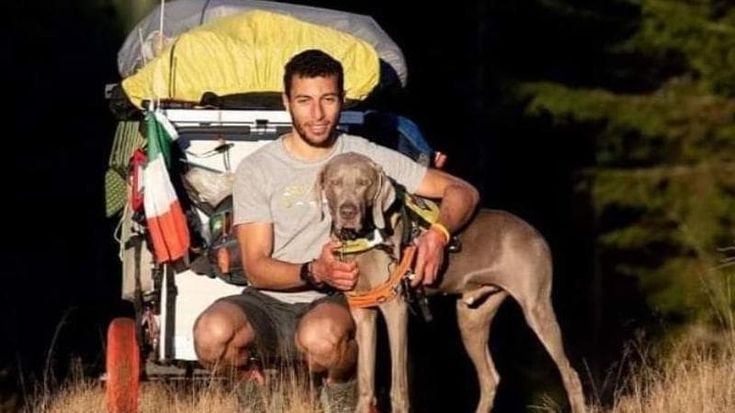 Addio a Victor, il cane globetrotter. Il suo amico umano Mikhael Bellanza: "Eri la mia famiglia"