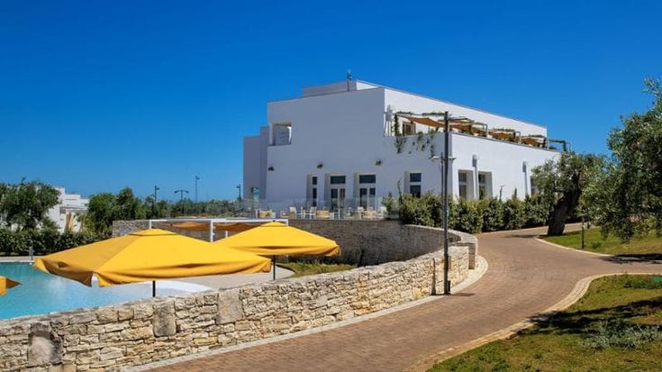Polignano a Mare, apre l’hotel Cala Ponte: “Qui lusso e tradizione nel rispetto del paesaggio”