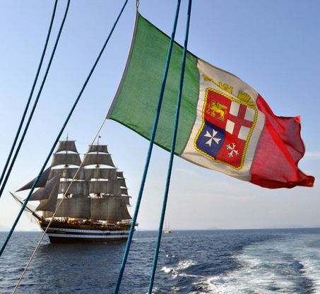 In rada l'Amerigo Vespucci<br />visite alla nave scuola