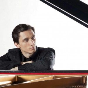 Alexander Romanovsky: "Certi musei sono di moda, la musica classica deve diventarlo"