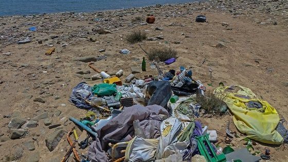 Plastica zero sulle spiagge italiane, parte la campagna del ministero dell'Ambiente