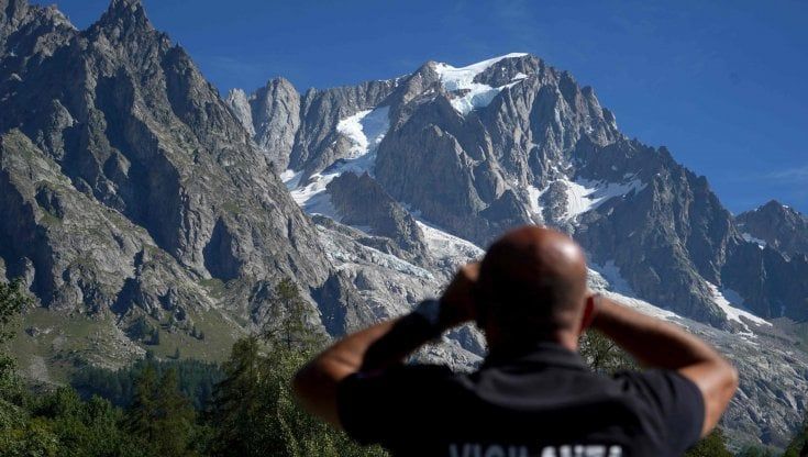 Nel paese minacciato dal ghiacciaio in bilico: "Noi restiamo qui, non abbiamo paura"