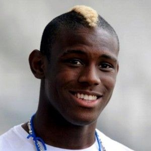 Brescia, dalle tribune una raffica di insulti razzisti contro il fratello di Balotelli