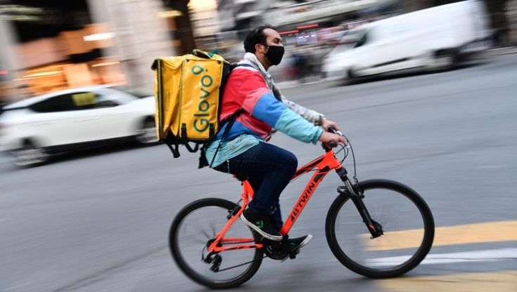 Rider, non solo le maxi multe per la sicurezza. Le verifiche su fisco e contributi potrebbero mettere ko le piattaforme