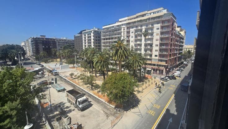 Bari, cantiere piazza Moro dopo i bus si spostano anche i taxi: “Da lunedì sosta in via Capruzzi”