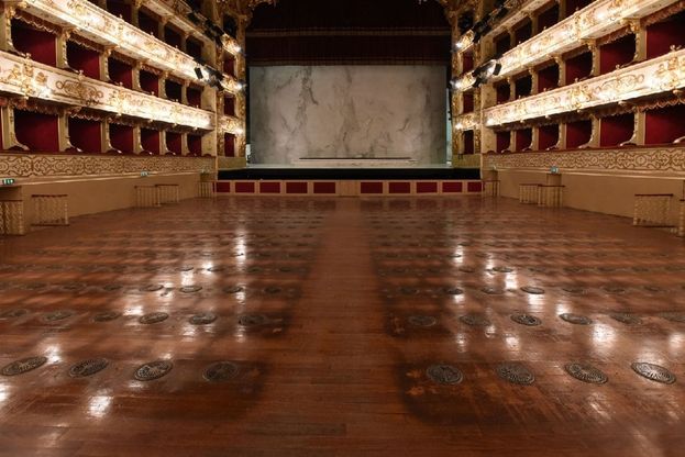 Al Regio di Parma "spariscono" le sedie