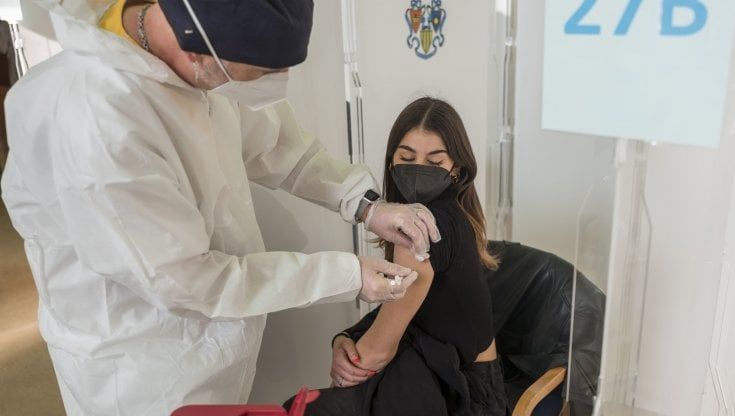 Coronavirus, il bollettino di oggi 10 novembre in Lombardia: 1.073 nuovi casi e 5 decessi