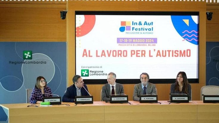La Regione lancia il festival sull’autismo, le famiglie a cui hanno tagliato i fondi per i caregiver vanno all’attacco: “Fate solo propaganda, vergogna”