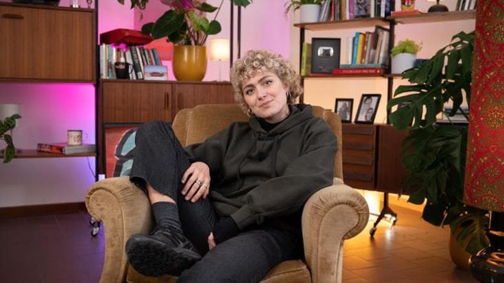 Vita da influencer, Sofia Viscardi: “Ho raccontato la Gen Z e superato i miei problemi con la terapia. Ora ricomincio da Roma”