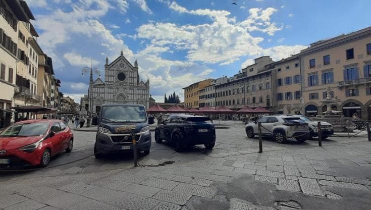 Ognissanti, Santa Croce e Santa Maria Novella: l’assedio della sosta selvaggia