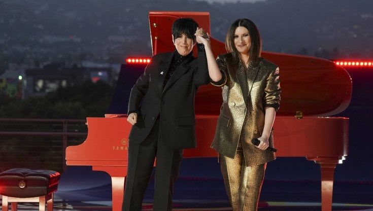 Oscar 2021, la lunga notte del cinema: Laura Pausini è la stella italiana