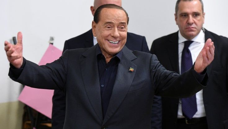 Forza Italia, la rivolta contro la federazione con la Lega spaventa Berlusconi: "Matteo, è meglio rallentare"