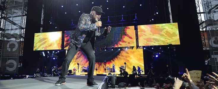 Vasco apre la maratona rock di San Siro che unisce tre generazioni di fan