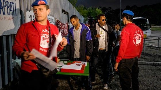 Milano, centri profughi aperti ai milanesi. E migranti nei musei per educare al bello 