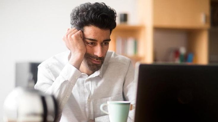Smart working, la Gen Z lancia l’allarme: un dipendente su due si sente abbandonato