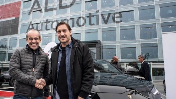 Noleggio a lungo termine per la nuova Lamborghini Urus di Totti