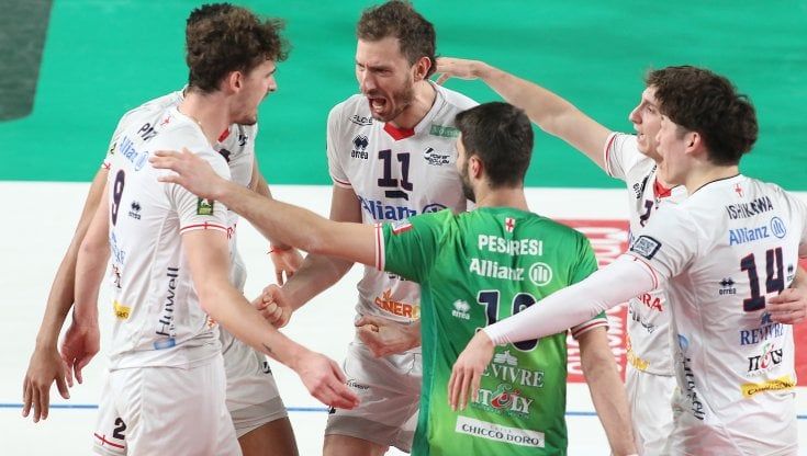 Volley, Superlega: Milano sorpassa Civitanova, Piacenza resta in gioco. Finale ancora da scrivere