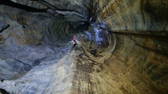 Speleologi bloccati in una grotta a 50 metri di profondità: tutti in salvo