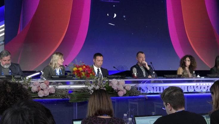 Sanremo, Amadeus: "Io che promuovo le scarpe di Travolta è Fantasanremo: non conosco nemmeno il marchio"