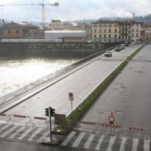 Firenze, Ponte Vespucci riapre ai pedoni