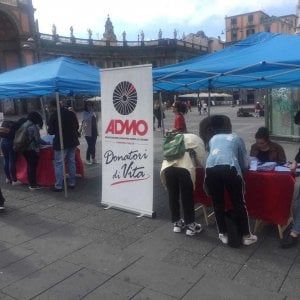 Napoli, un donatore per Gabriele: tamponi in piazza Dante