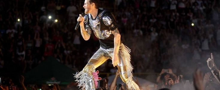 Jovanotti, divertimento assoluto su e giù il palco del Dall'Ara