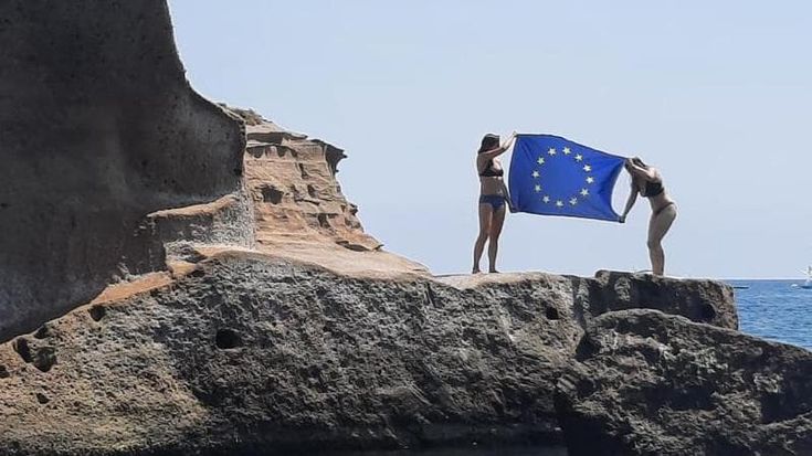 Torna la Natalonga, la nuotata tra Ventotene e Santo Stefano per riaffermare i valori dell’europeismo