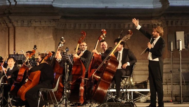 Ant festeggia al Manzoni i suoi 45 anni con l'Orchestra Senzaspine