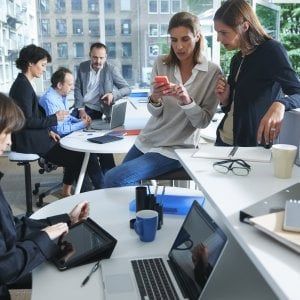 Stipendi, in Italia il divario più basso tra uomini e donne