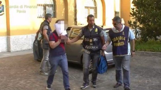 Caporalato, sistema illecito di cooperative scoperto a Pavia: 12 arresti 