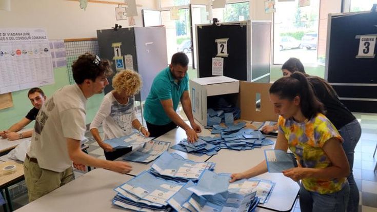 Il Pd conferma Mantova e sei sindaci su nove nel Milanese. A Lecco si andrà al ballottaggio