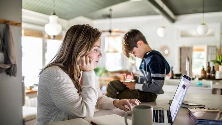La ‘penalità della maternità’, in Italia più di 8 mamme su 10 colpite dal gender pay gap