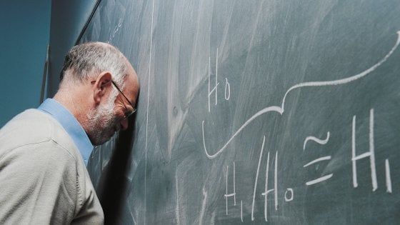 Prof rimprovera un alunno: Gela, il padre evade dai domiciliari per picchiarlo