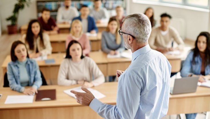 Dal nido all'università, una famiglia può arrivare a spendere anche 700 mila euro per la formazione dei figli