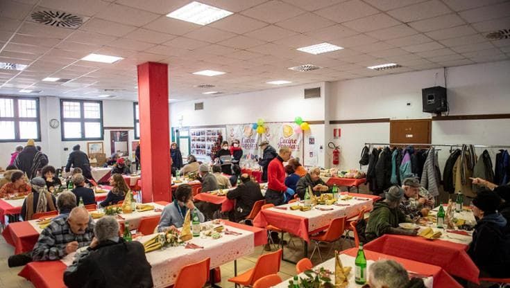 Dieci anni di Cucine popolari: “140mila pasti per i fragili”
