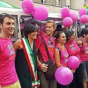 Torino, la sindaca con famiglia e fascia tricolore alla Trans Freedom March