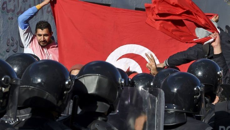Abir Moussi, una leader per la nuova Tunisia: “Liberiamoci dall’Islam politico”
