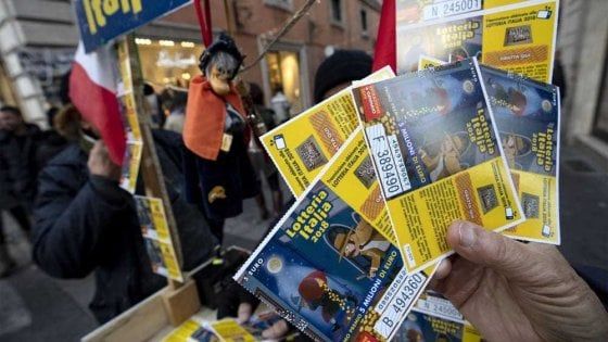 Il curioso caso di Ferno: tre biglietti quasi consecutivi vincono i premi della Lotteria Italia