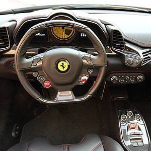 Ferrari, richiamati 67 modelli in Cina per problemi con l'airbag