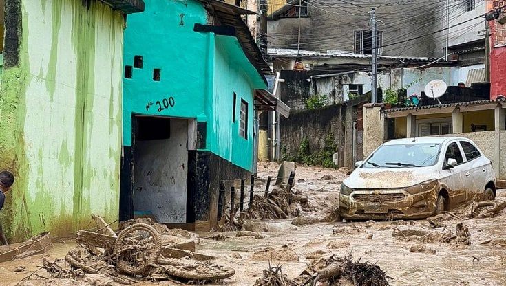 Brasile, 36 morti per le piogge a Nord di San Paolo: Carnevale cancellato