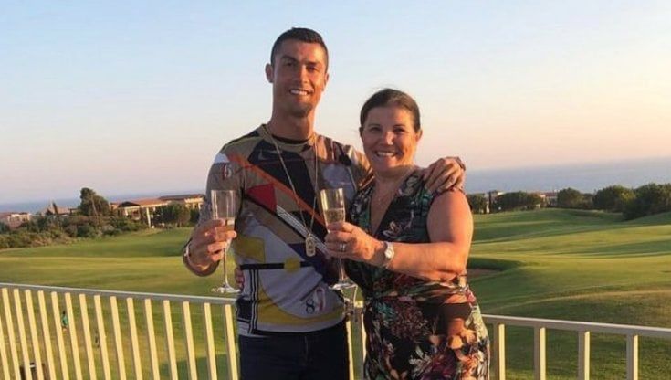 La mamma di Ronaldo: "Lo convincerò a tornare allo Sporting Lisbona"