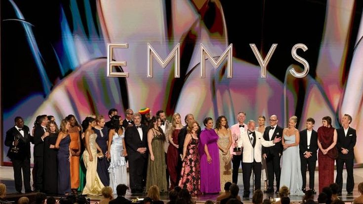 Emmy 2026. “The pitt” vince come miglior dramma, “Widow's bay” come commedia