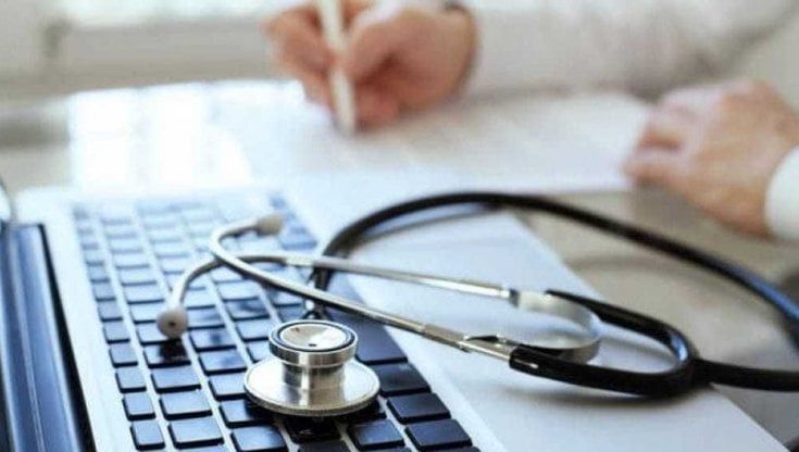 "Pochi vaccini, turni massacranti e pazienti preoccupati": l'argine al virus dei medici di base a Parma