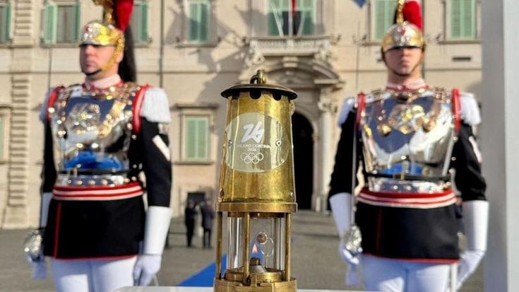 La fiaccola dalla Grecia a Milano e Cortina: dove “riposa” il fuoco olimpico quando non è per strada