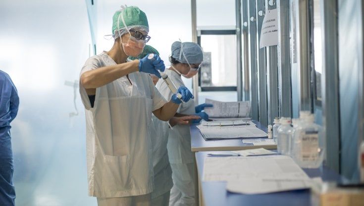 Covid, in Puglia 3.244 nuovi casi, i positivi oltre 31mila. In provincia di Bari contagi raddoppiati in due settimane