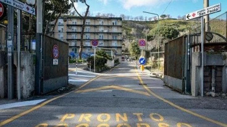 Napoli, violenza al pronto soccorso: picchiato un infermiere
