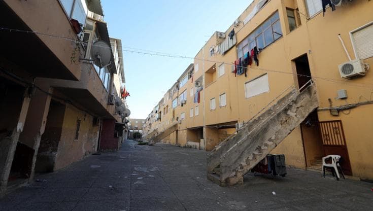Palermo, spari allo Zen contro la casa di un pregiudicato agli arresti domiciliari